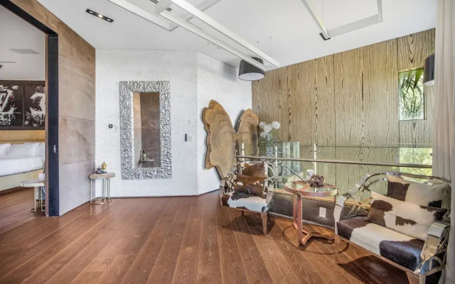 Villa Kaleida - Sleek Modern Sunset Villa With Eclectic Style & Infinity Pool