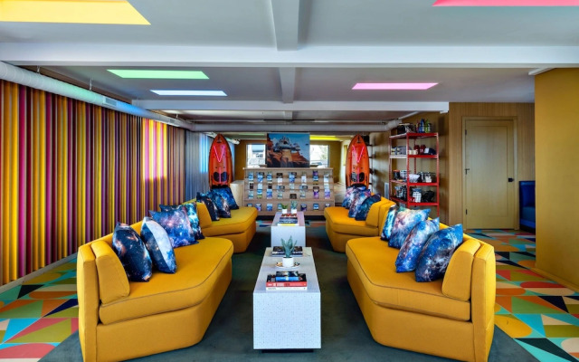 Americana Motor Hotel