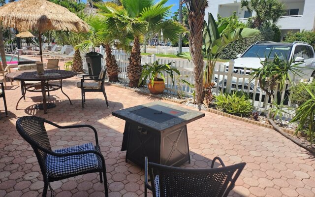 Silver Sands Motel