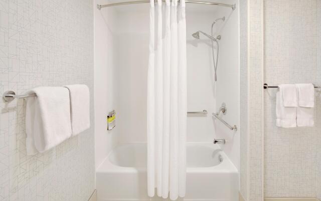 Holiday Inn Express Hotel & Suites Tilton - Lakes Region