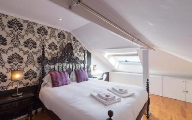 TravelingToLisbon 120 - Alfama