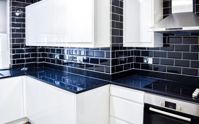 Centrally Located Budget Apartment, 3mins to Tube