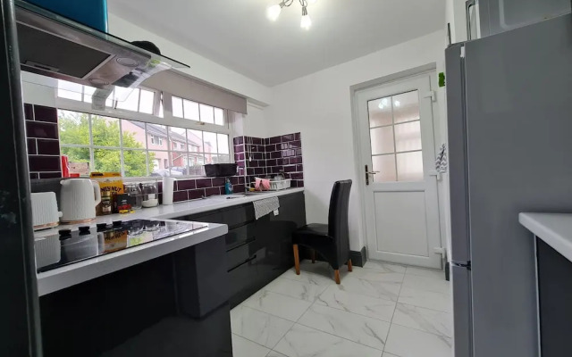2-bed House Bungalow in Bristol