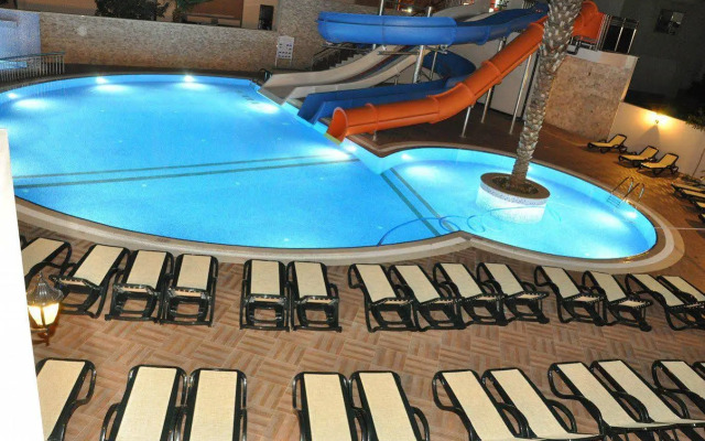 Almera Apart Hotel