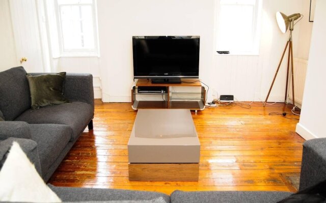 Beautiful Bohemian 2BR flat in the Cowgate