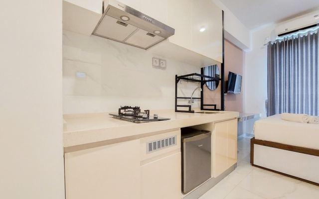 Comfy And New Studio At Sky House Bsd Apartment