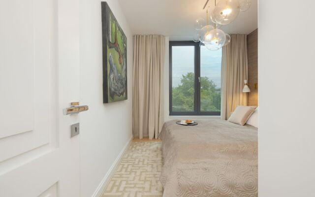 Jantaris Apartment by Renters Prestige