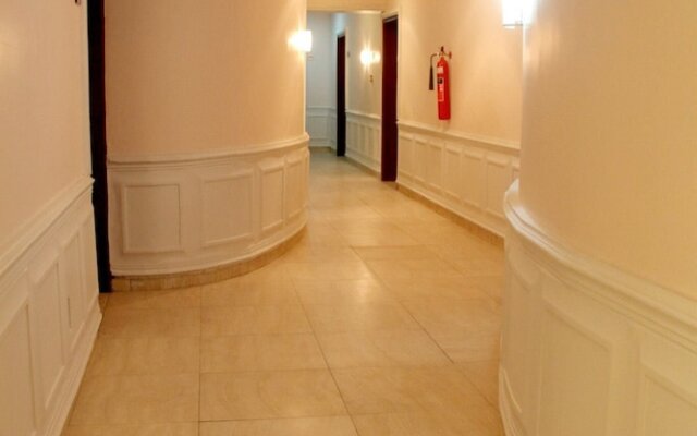 Queensgate Continental Hotel and Suites