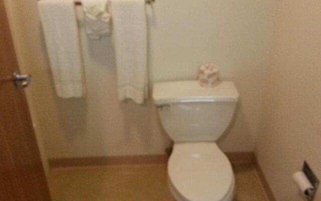 Centerstone Inn & Suites Carlyle