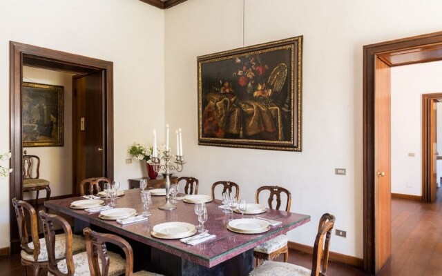 Pantheon Luxury Palace With Terrace