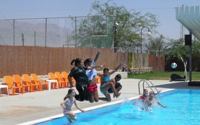 Elifaz Kibbutz Desert Hospitality