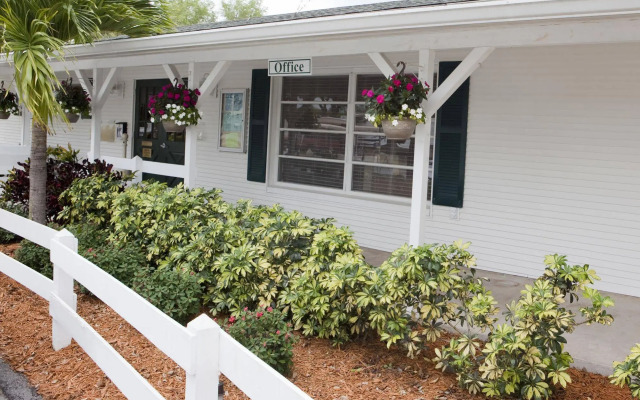Groves RV Resort
