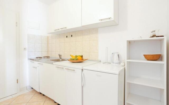 Lias - With Restaurant - A3