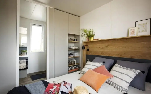 Chalet by Hegermeer With Harbor Access