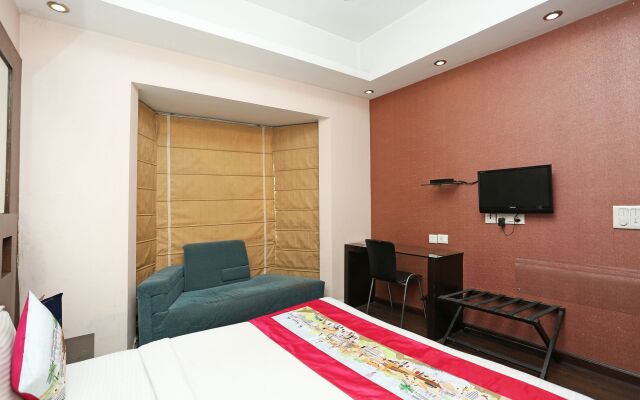 OYO 386 Hotel Lotus Panache