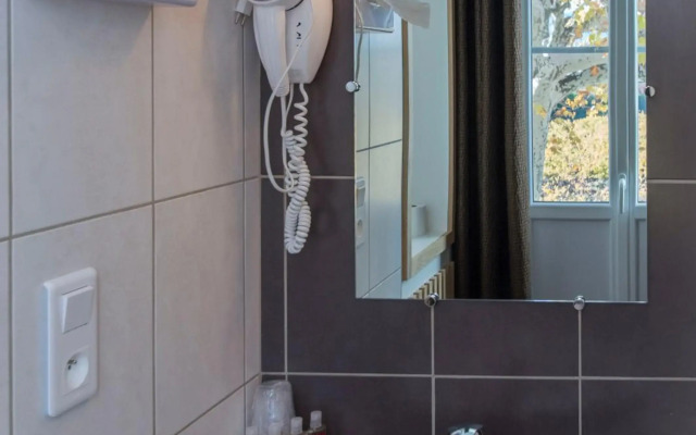 Hôtel Restaurant Le Castel Fleuri