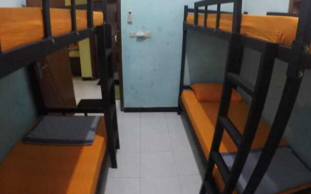 Dhika Adventure - Hostel