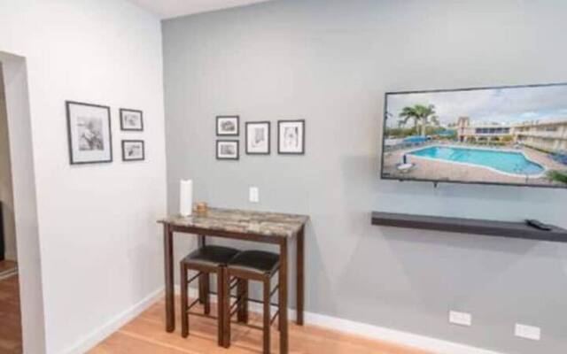 Hallandale Studio in Hallandale Beach