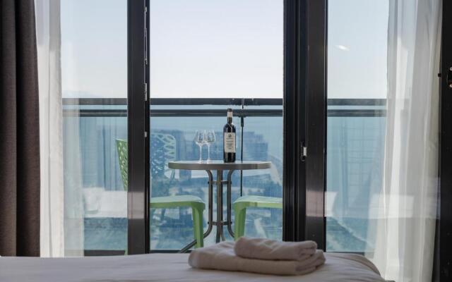 The SPOT Apartments - Orbi Beach Tower