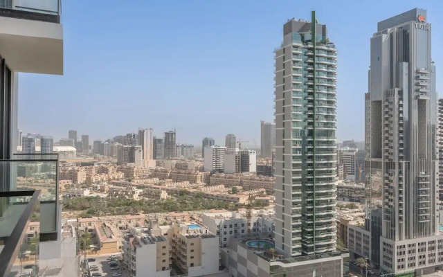 Luxury 1-bedroom JVC Apartment With Balcony Pool