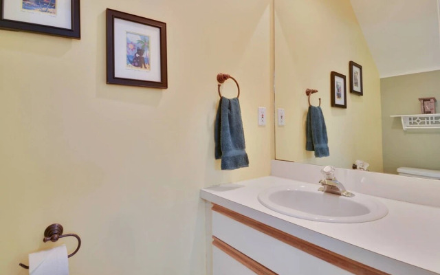 Linger Longer by Avantstay Key West Walkable Gated Community, Shared Pool Week Long Stays Only