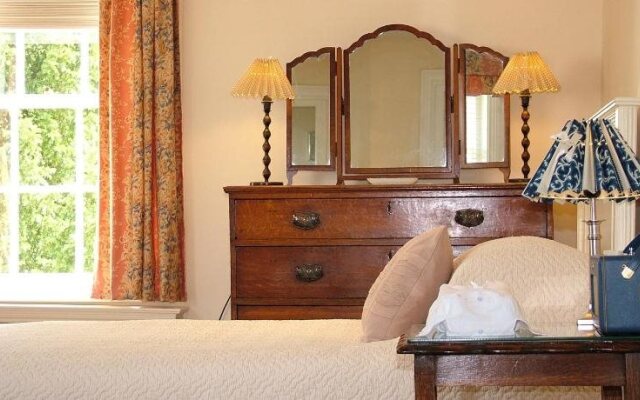 Bed & Breakfast at Ocklynge Manor