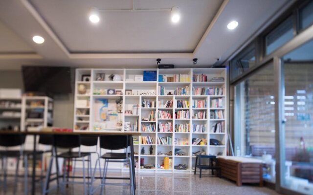 Dali Yi International Hostel