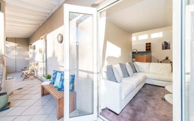 2 Bedroom Balcony Terrace near Kings Cross