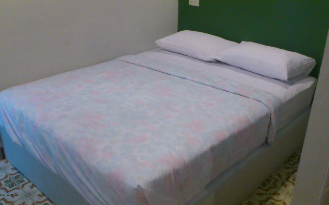 B Trio Guesthouse