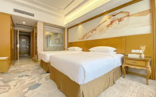 Vienna International Hotel Xinyang Yangshan New District Branch