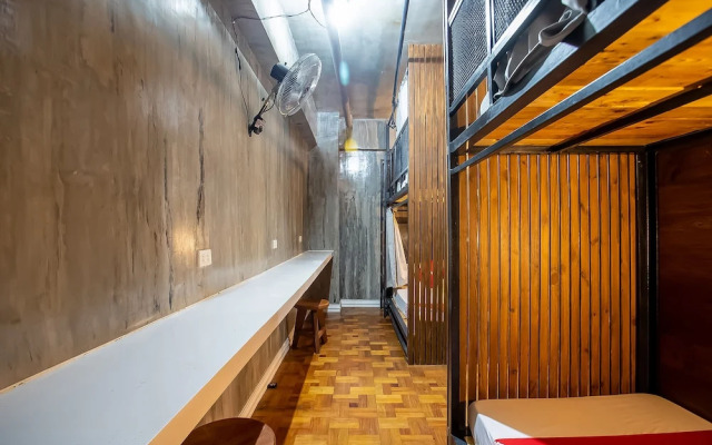 OYO 821 Connector Hostel