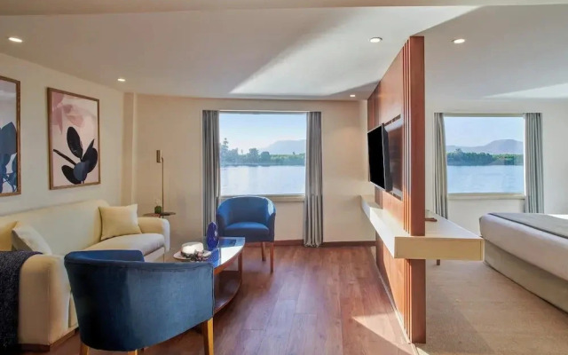 Mövenpick MS Royal Lotus