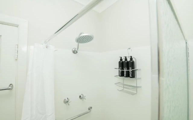 Sweet Caroline Sunny & Spacious Sleeps 6