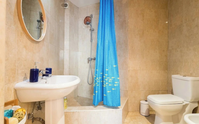 Top Location Beautiful Apartment!