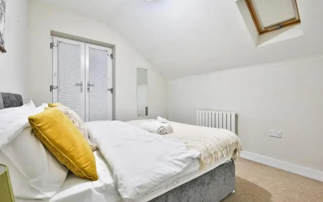 Whitchurch Place 2 Bed Flat in Cardiff