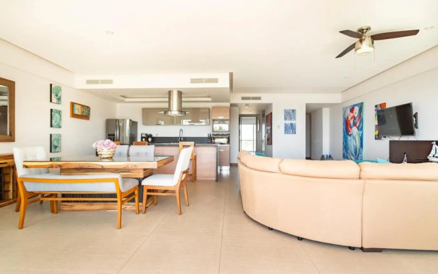 NV 4L Peninsula Beach Front and ocean view