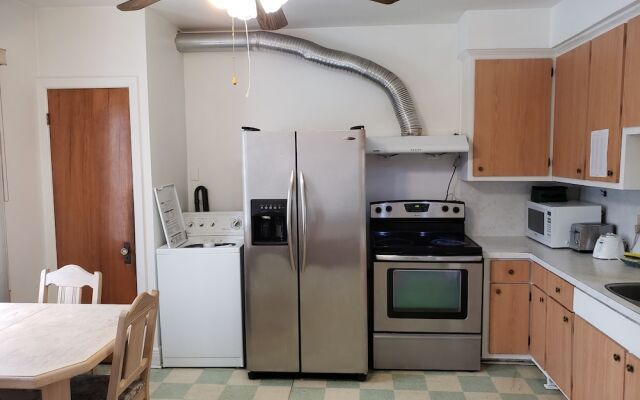 Apartment near Metro Monk Station
