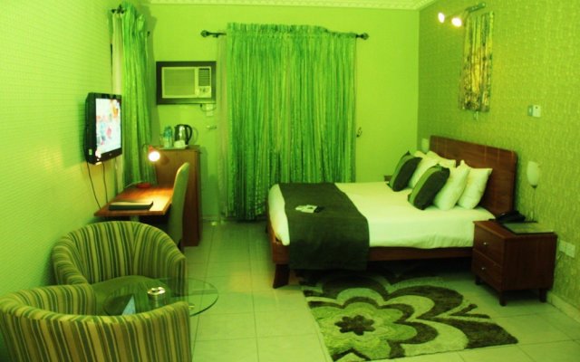 De-vine Plus Hotel and Suites