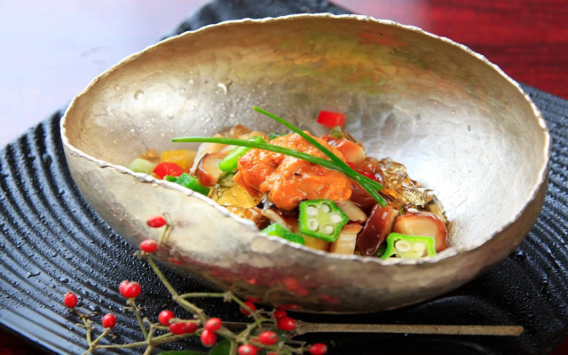 The Heisaura Beach Hotel & Resort