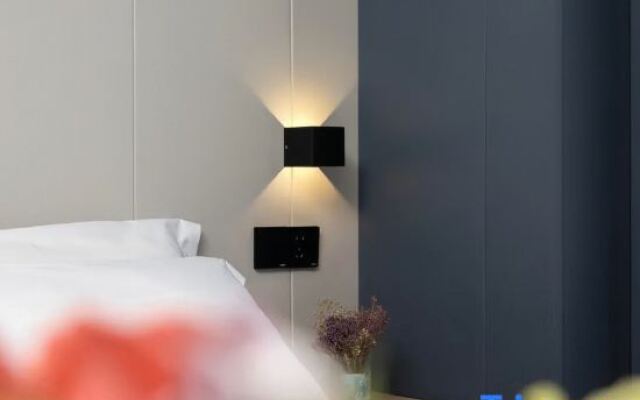 Yixuan Anlai Hotel (Haikou Qilou Old Street)