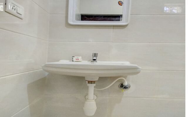 OYO 10521 GCK Suites