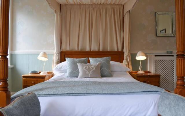 Riverside Bed  Breakfast