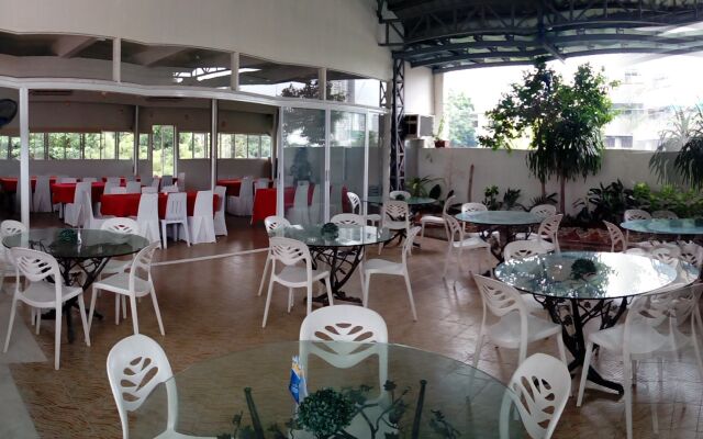 ZEN Rooms Center Suites Cebu