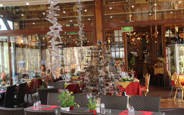 Hotel Restaurant Les Pins