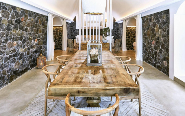 Amor Hideaway Villas