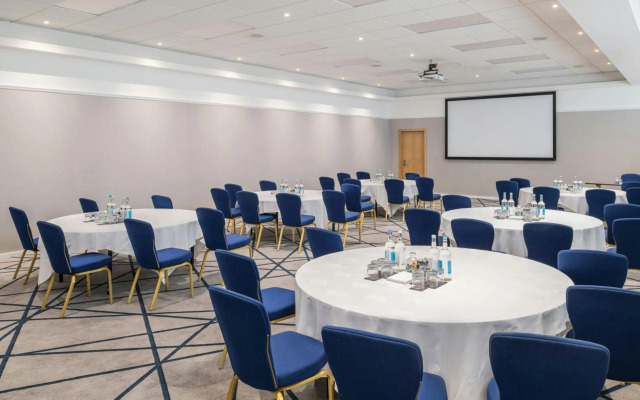 Renaissance London Heathrow Hotel
