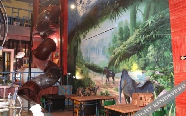 Backpacker International Youth Hostel