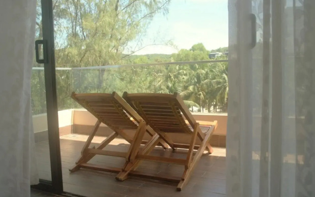 Coral Bay Resort