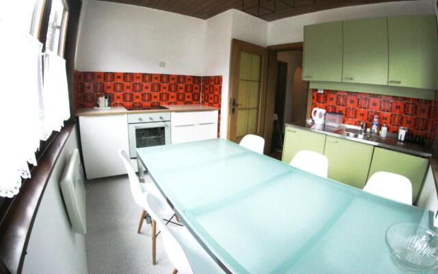 Family Friendly Chalet - Central with Beautiful Mountain Views