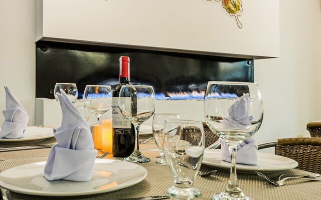 Hotel Hill House Suites